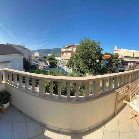 Welcome * Split